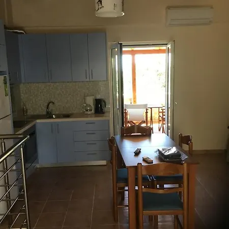 度假居 12 Lefktro House *