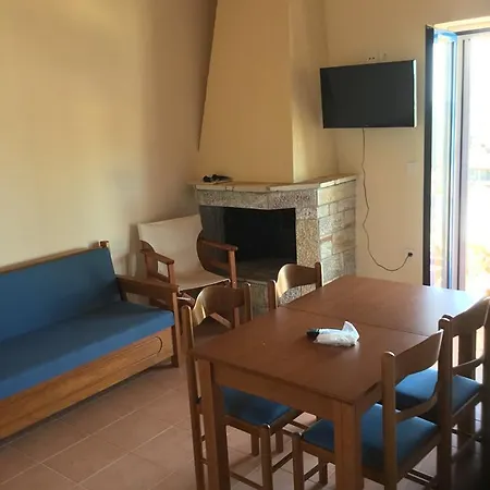 12 Lefktro House