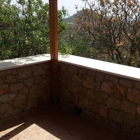 12 Lefktro House Kardhamili