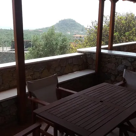 12 Lefktro House Hébergement de vacances *